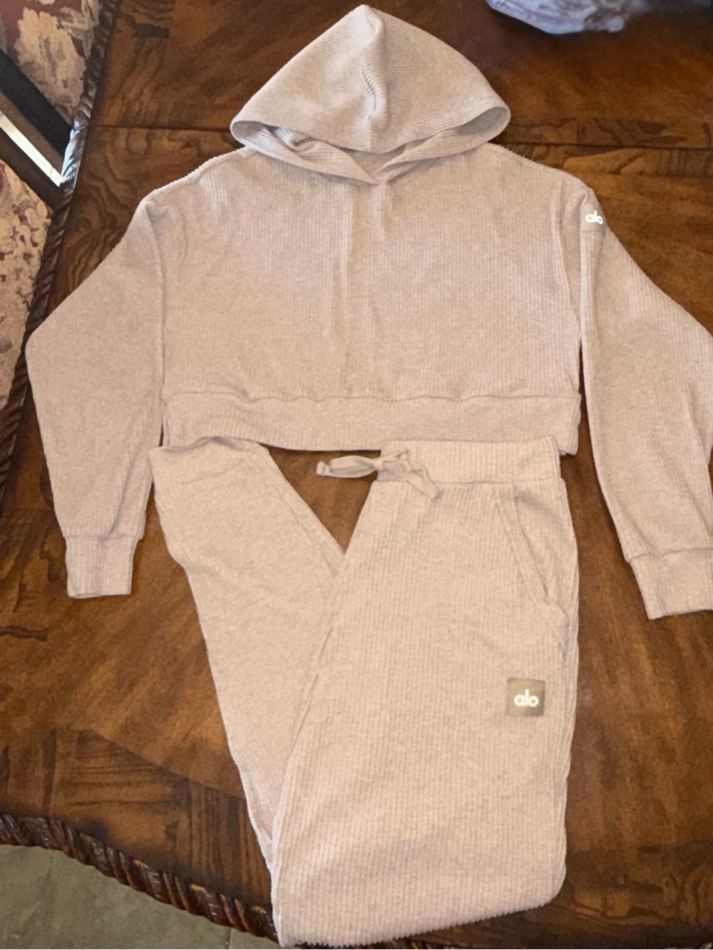 ALO Yoga Muse Hoodie & Sweatpant Set Heather Gravel S/M - Picture 2 of 14